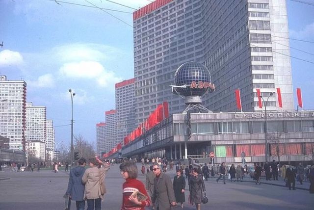 Москва в преддверии 1 мая 1982 года. Москва в преддверии 1 мая 1982 года.