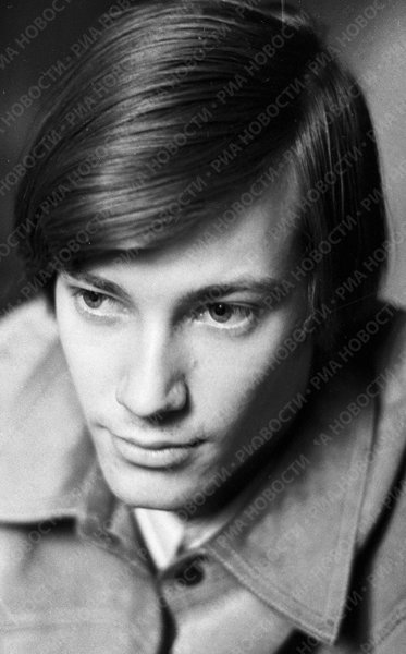Как менялся Володя Шарапов, актер Владимир Конкин, с течением времени.