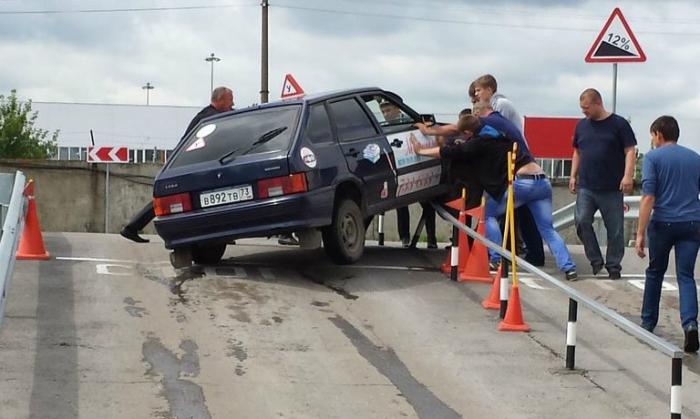 Подборка автоприколов (20 фото) Подборка автоприколов (20 фото)