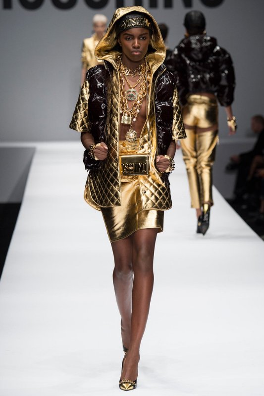 Неделя моды в Нью Йорке: Moschino осень-зима 2014/2015 Неделя моды в Нью Йорке: Moschino осень-зима 2014/2015