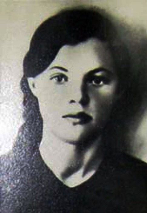 Подвиг, запечатлённый на холсте. В.Гнаровская война, вов, герой, подвиг, русский солдат