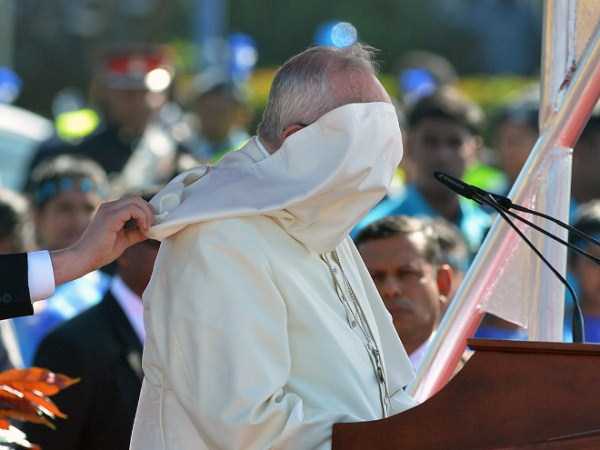 the-pope-and-the-wind (8)