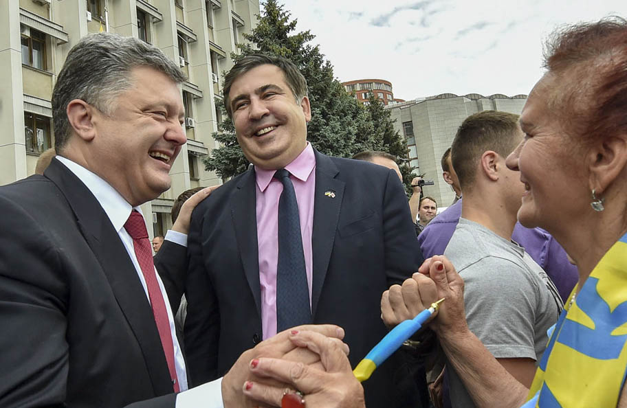 Зачем Порошенко устроил политический цирк в Одессе 