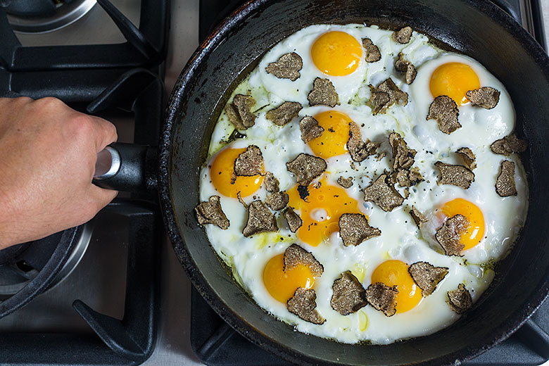 Варись курица, большая и маленькая! Правильно варись! Варись курица, большая и маленькая! Правильно варись!