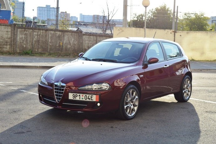 АВТОПОХВАСТУШКИ. Alfa Romeo 147: мы ведь любим итальянские вещи... АВТОПОХВАСТУШКИ. Alfa Romeo 147: мы ведь любим итальянские вещи...