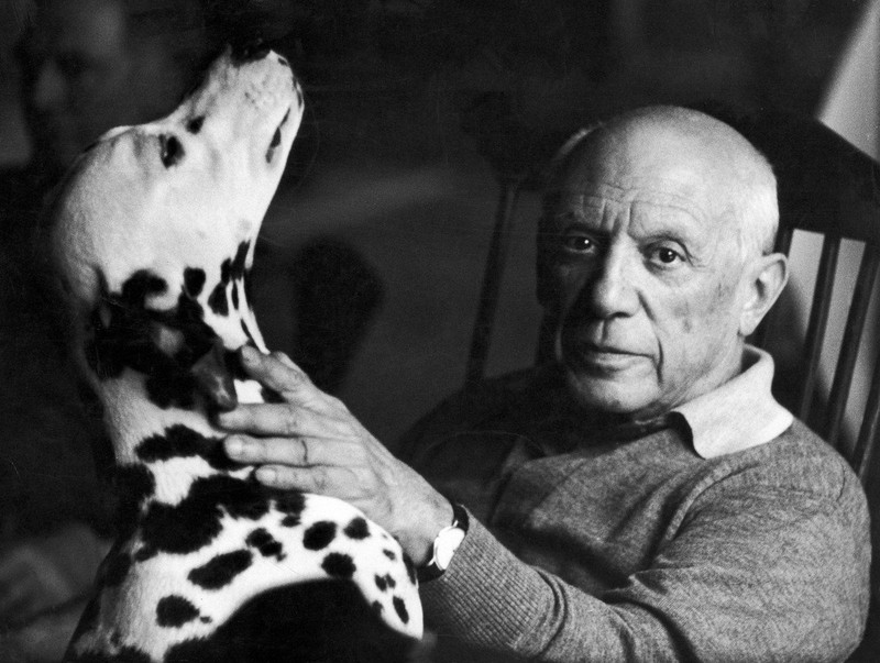 Пабло Пикассо и его далматин Перро