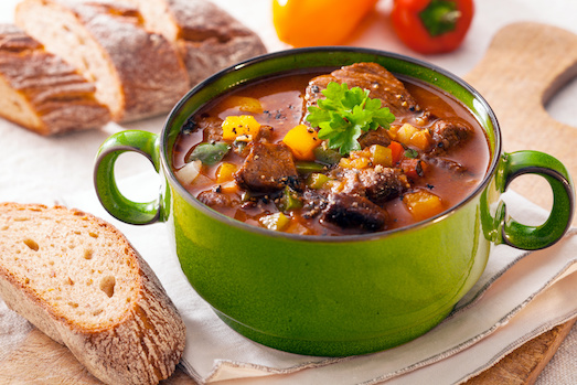 https://brjunetka.ru/wp-content/uploads/2017/09/Gulasch_Eintopf.jpg
