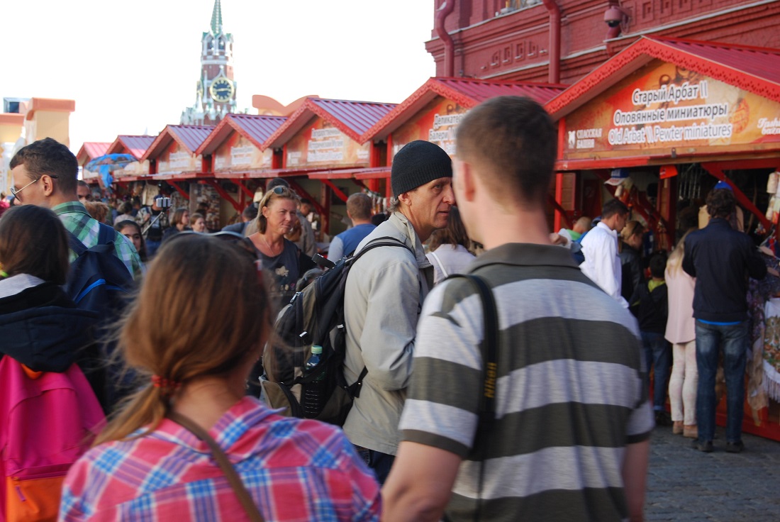 Бандиты в рясах на Красной площади. Такой откровенной наглости на главной площади страны я еще не видал!
