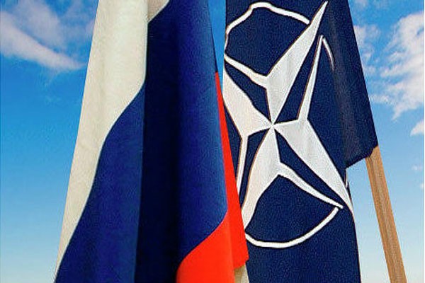 В НАТО хотят возобновить горячую линию связи с Россией