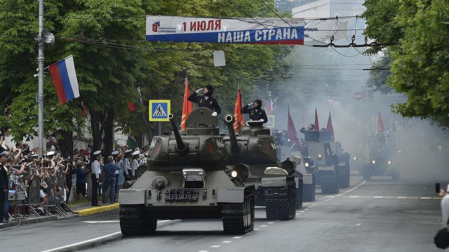МИД Украины выразил Москве протест из-за парада в Крыму