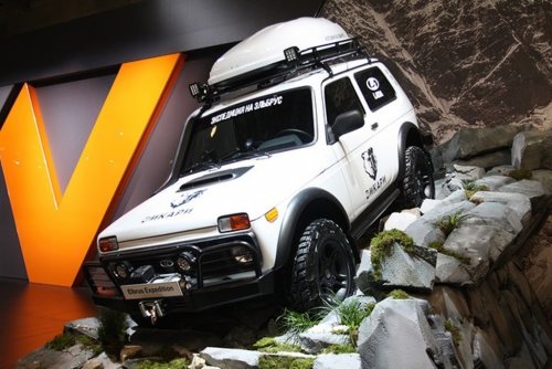 Кроссоверы, внедорожники и вездеходы на международной выставке Moscow Off-Road Show (16 фото)