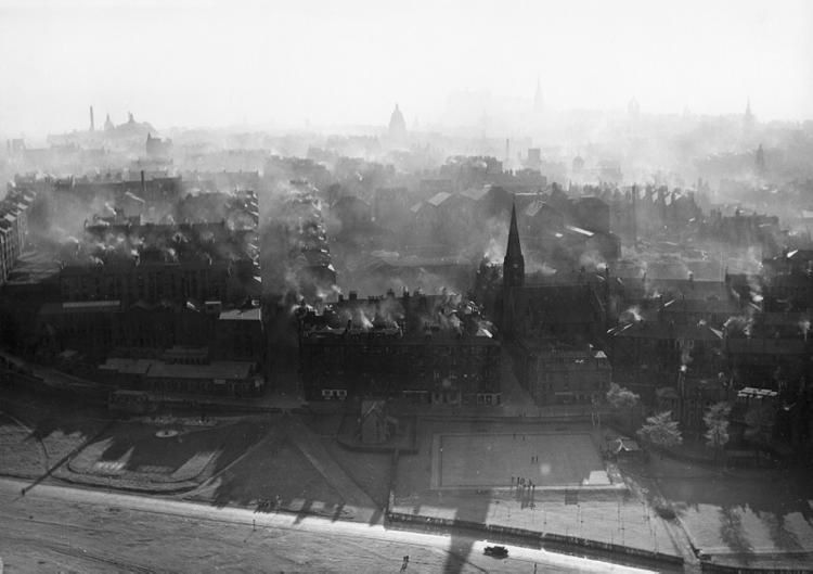 Dumbiedykes-from-Salisbury-Crags.-Photograph-by-Edwin-Smith.-1954.jpg