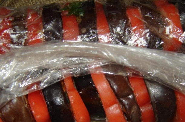 Заморозка баклажанов с помидорами… Всю зиму вы будете наслаждаться любимым блюдом!