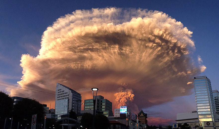 20 впечатляющих фотографий извержения вулкана Кальбуко в Чили  Кальбуко, вулкан, извержение, чили