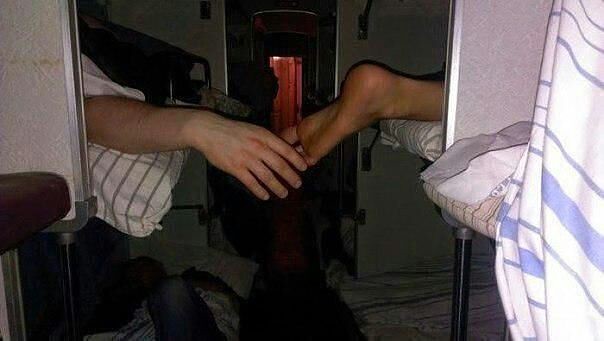  , 