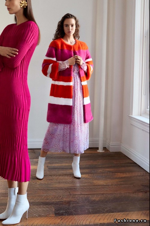 Элегантность и женственность в коллекции Carolina Herrera pre-fall 2018 Элегантность и женственность в коллекции Carolina Herrera pre-fall 2018