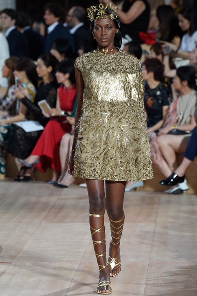 Мистический Рим в коллекции Valentino осень 2015 Couture Мистический Рим в коллекции Valentino осень 2015 Couture