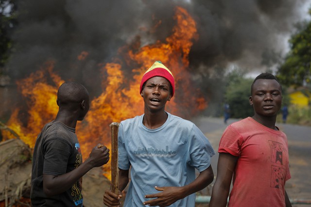 Уличные бои и перестрелки снова вспыхнули в столице Бурунди.