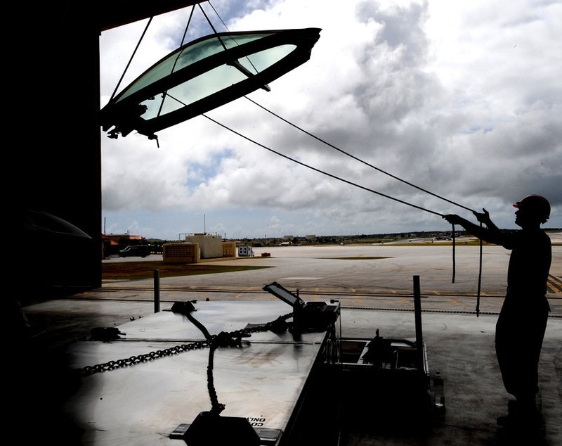 На заводе по сборке F-22