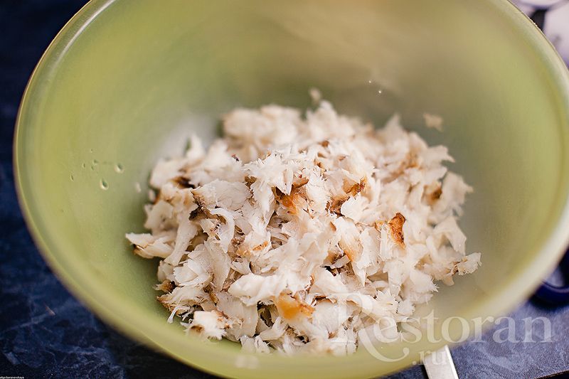 Салат с копченой рыбой