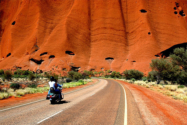 Скала Улуру (Айерс Рок),  Австралия. Фото /Uluru (Ayers Rock), Australia