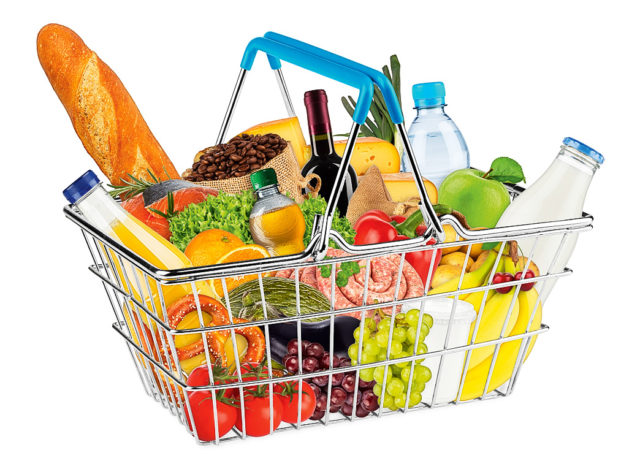 Корзина с продуктами Как сэкономить время в магазине: 5 интересных советов