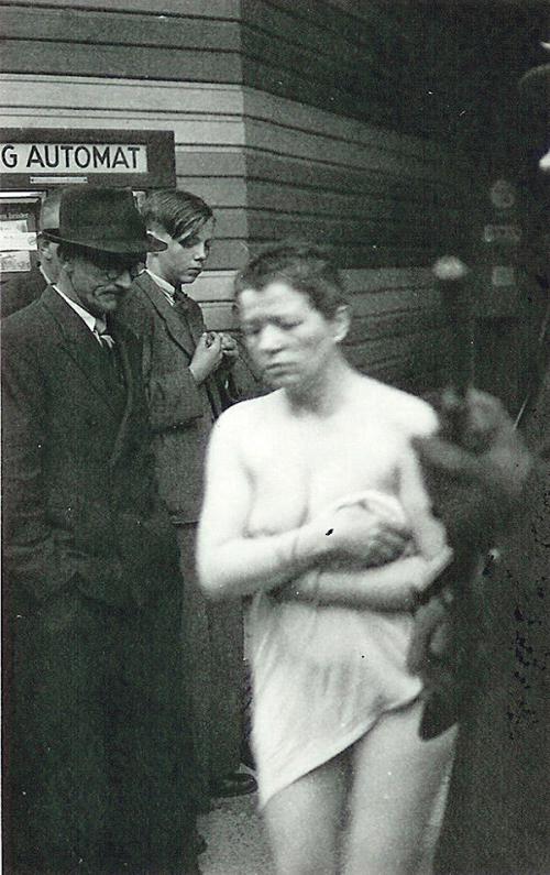 ЛЕЖАЩИЕ КОЛЛАБОРАЦИОНИСТКИ: ПОСТЫДНАЯ СТРАНИЦА ВТОРОЙ МИРОВОЙ