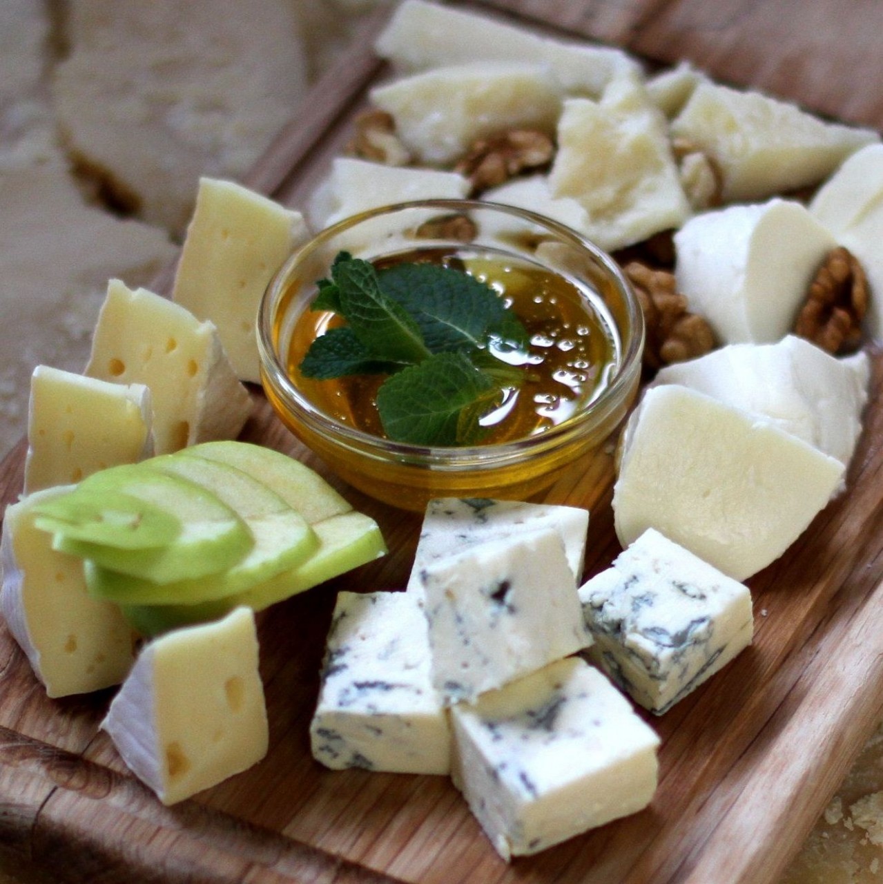 Рокфор(-Roquefort) - аристократ голубых кровей Рокфор(-Roquefort) - аристократ голубых кровей (39 фото)