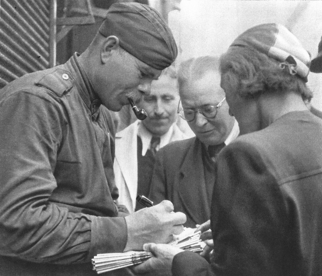 Зверства советских солдат в Чехословакии. 75 фото. Очень рекомендовано к прочтению!