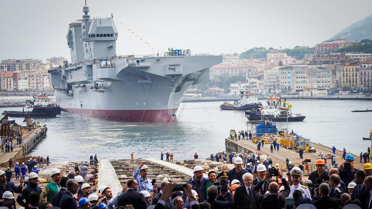 Спущен на воду итальянский универсальный десантный корабль Trieste