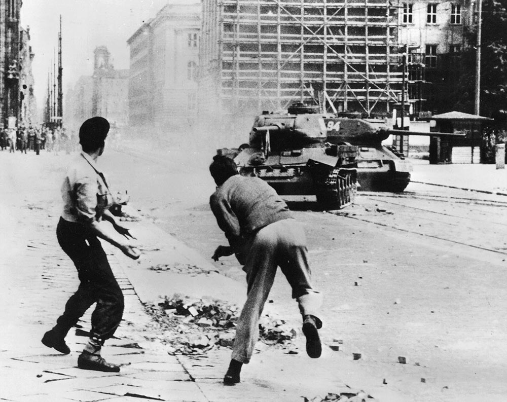 Как немцы в 1953-ем хотели "русского Ивана" домой прогнать Как немцы в 1953-ем хотели "русского Ивана" домой прогнать