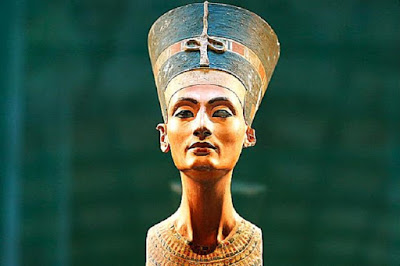 http://1.bp.blogspot.com/-XdluqLCZtOs/Vc8GX4cYoLI/AAAAAAABY90/xOIRmbuppqg/s400/Nefertiti_01.jpg