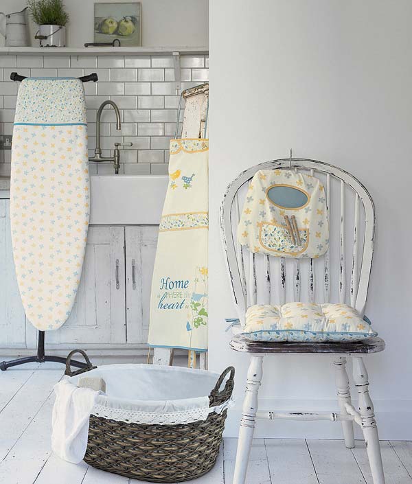   .      Laura Ashley