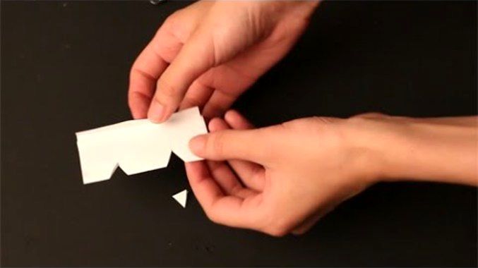 Как пролезть сквозь лист и ещё 9 невероятных вещей, которые можно сделать с обычным листом бумаги