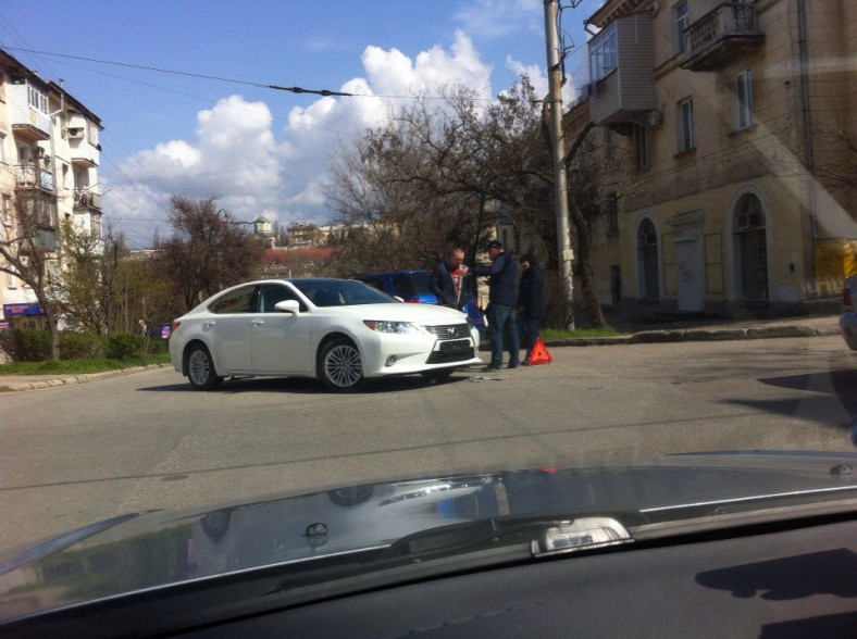 Лента ДТП в Севастополе: понедельник - день тяжёлый! (фото)