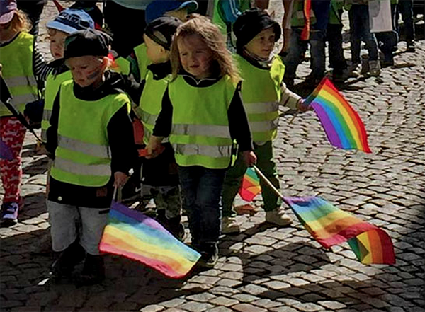 В Швеции 120 детей из детсада требовали свободы гомосексуальной любви