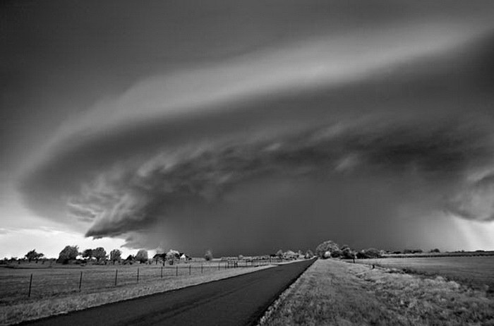 Шторм в фотографиях Mitch Dobrowner