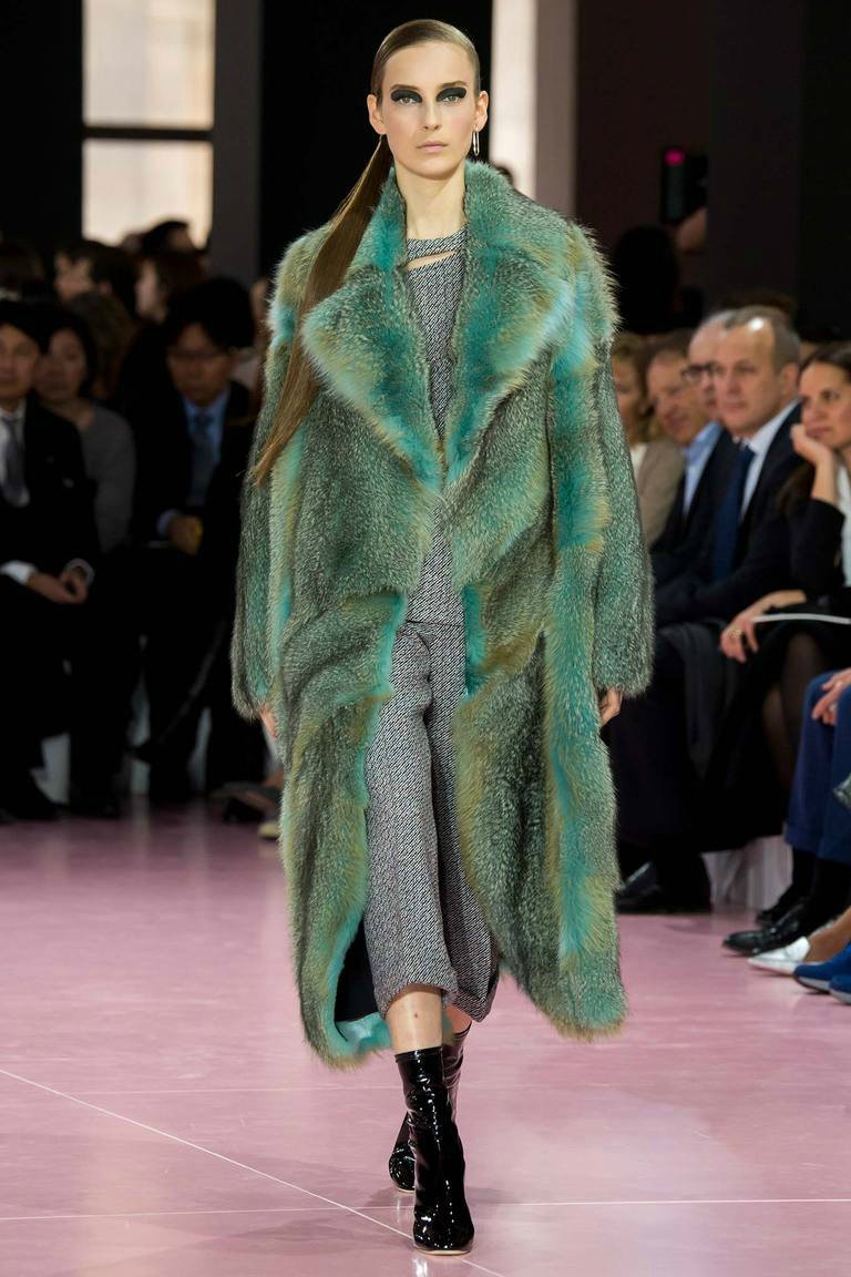 CHRISTIAN DIOR ОСЕНЬ-ЗИМА 2015/2016 CHRISTIAN DIOR ОСЕНЬ-ЗИМА 2015/2016