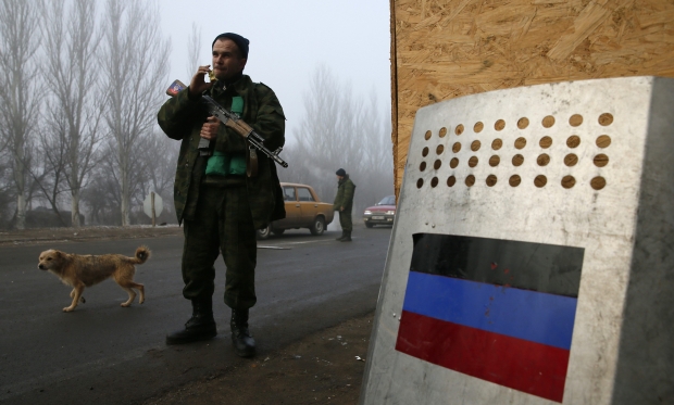 Боевики на Донбассе превращаются в мародеров и насильников, — разведка