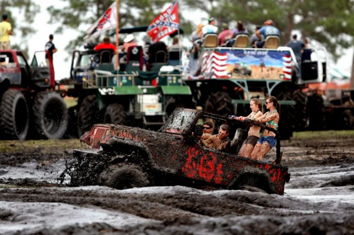 Фестиваль любителей грязи «Okeechobee Mudfest»