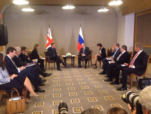 Язык тела российской и британской делегации на саммите G20 показал «кто в доме хозяин»