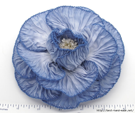 Цветы — броши из лент в технике шибори