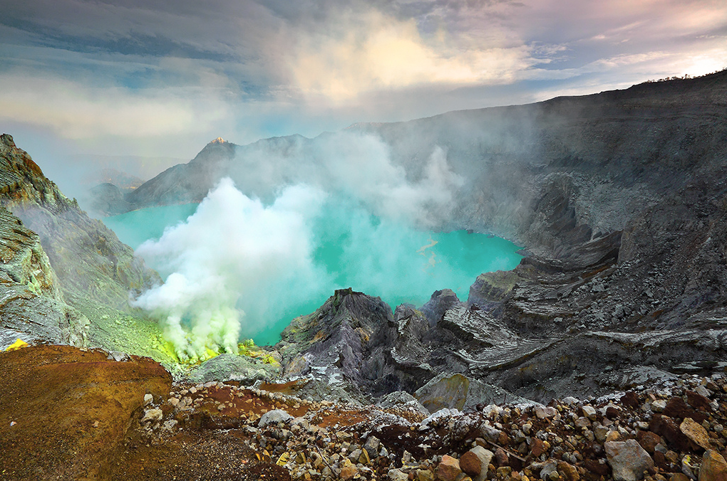 15.  Вулкан Иджен индонезия, красота, места, пейзаж, путешествия