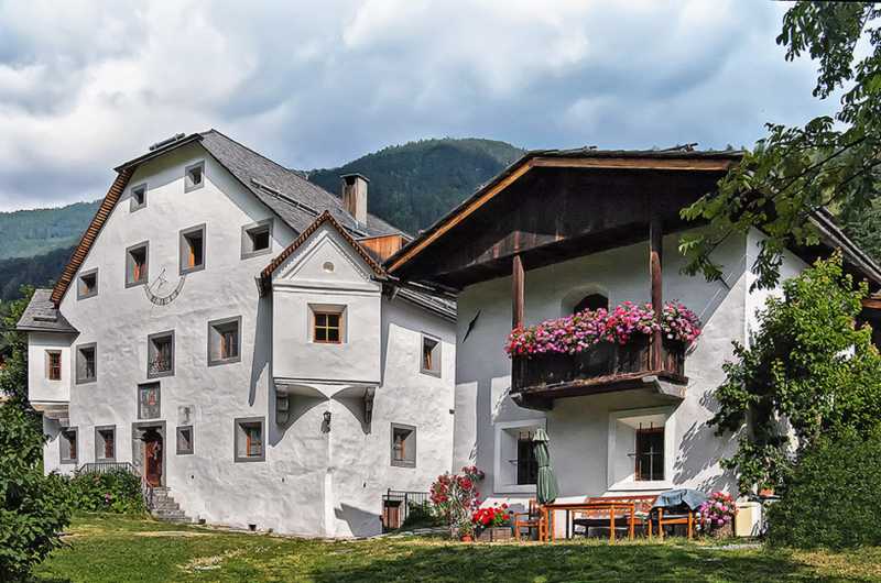 Сан-Виджилио-ди-Мареббе - очаровательная горная деревушка Италии