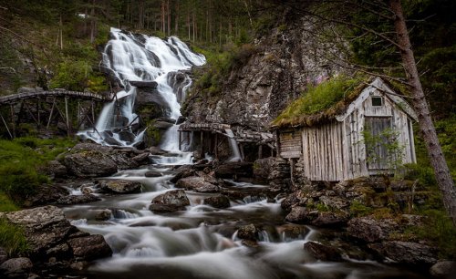 Норвежская сельская архитектура в фотографиях (14 фото)