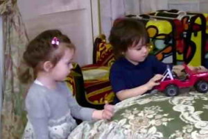 Филипп Киркоров не расстается с детьми даже на гастролях