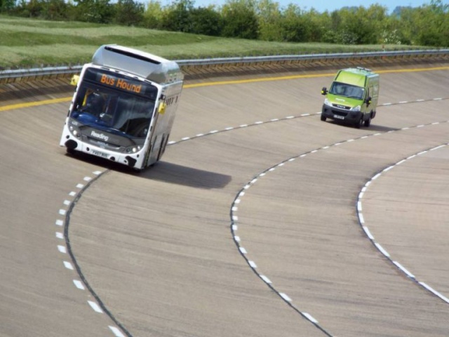 Автобус, приводимый в движение при помощи коровьих фекалий, бьет рекорд. Facepla.net последние новости экологии