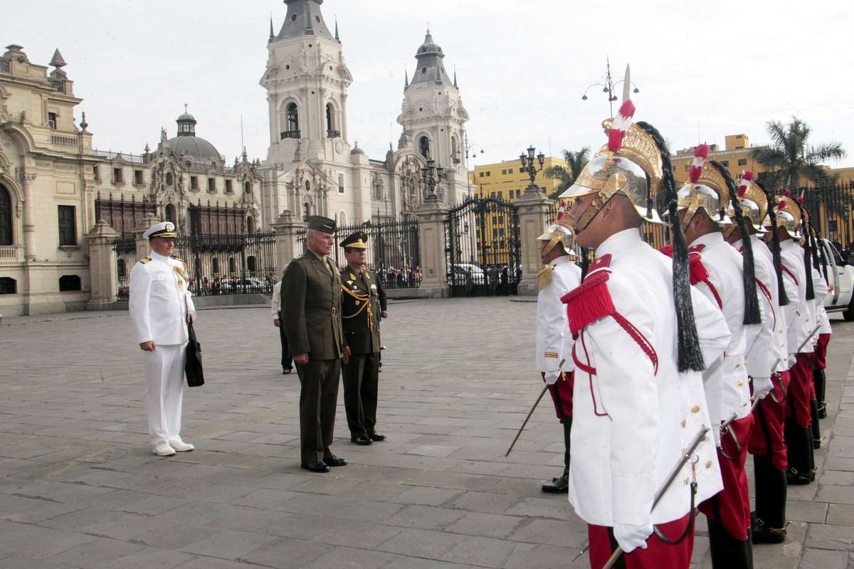 Драгуны с конскими хвостами: Президентская гвардия Перу (36)