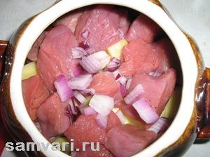 мясо в горшочках с картошкой