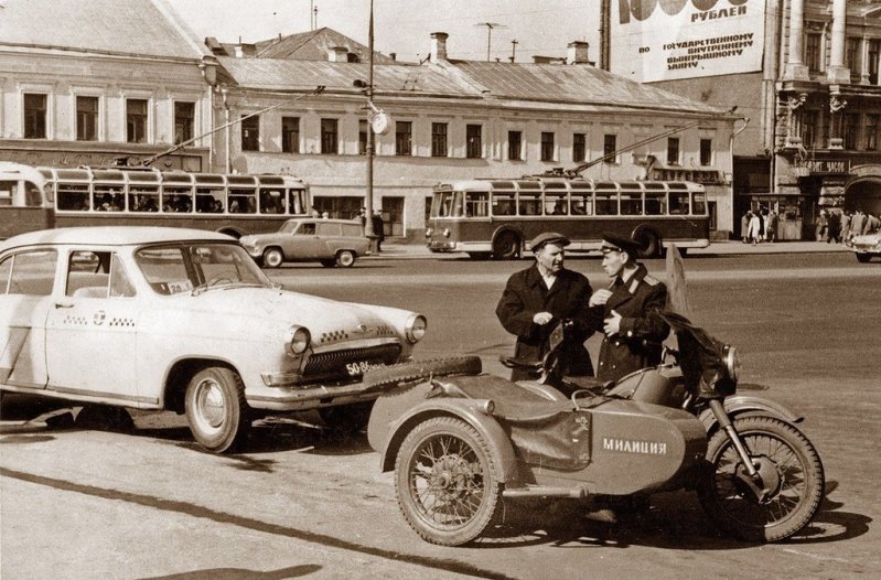 Фото кон. 1960-х гг. На Ленинском проспекте Фото кон. 1960-х гг. На Ленинском проспекте москва, московское такси, ретро фото, такси